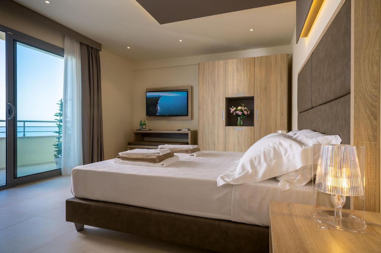 Palace Lido Hotel & Suites Marina di Cecina Zewnętrze zdjęcie