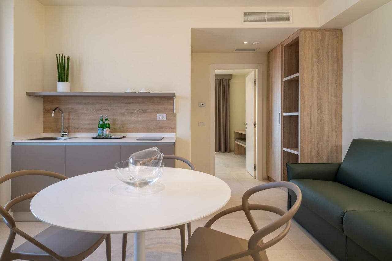 Palace Lido Hotel & Suites Marina di Cecina Zewnętrze zdjęcie