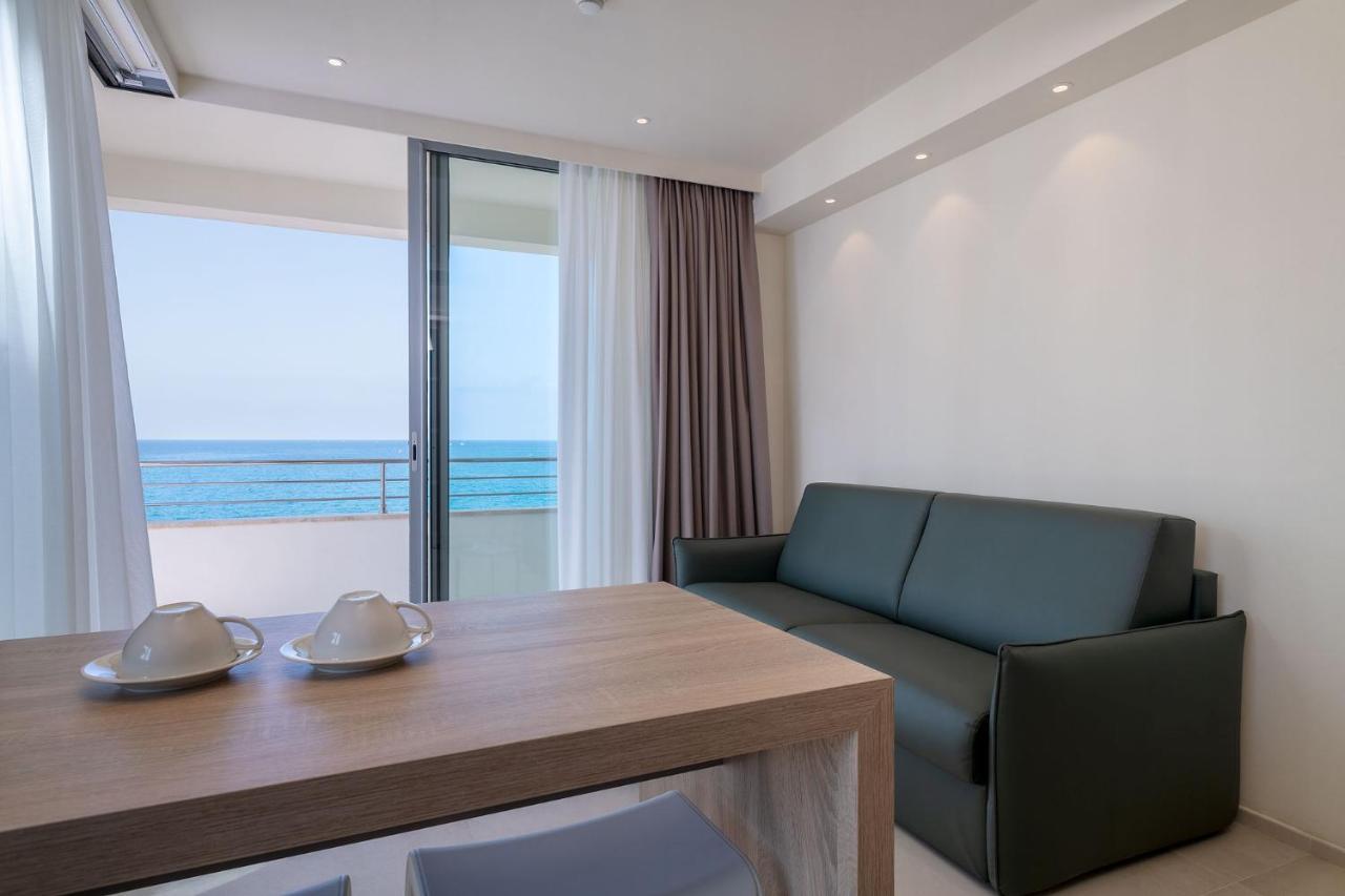 Palace Lido Hotel & Suites Marina di Cecina Zewnętrze zdjęcie