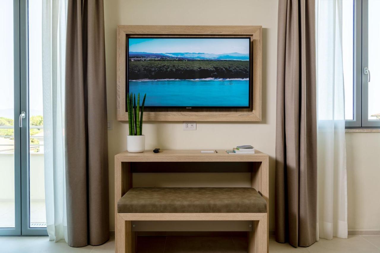 Palace Lido Hotel & Suites Marina di Cecina Zewnętrze zdjęcie